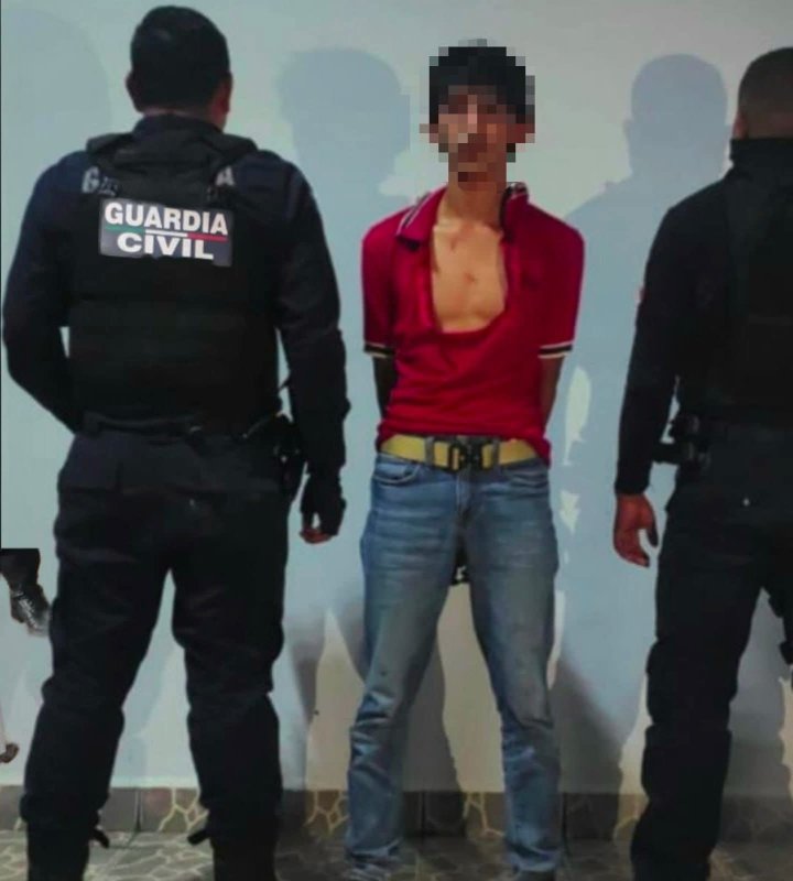 Detienen a sujeto armado tras robo de motocicleta en Apatzingán