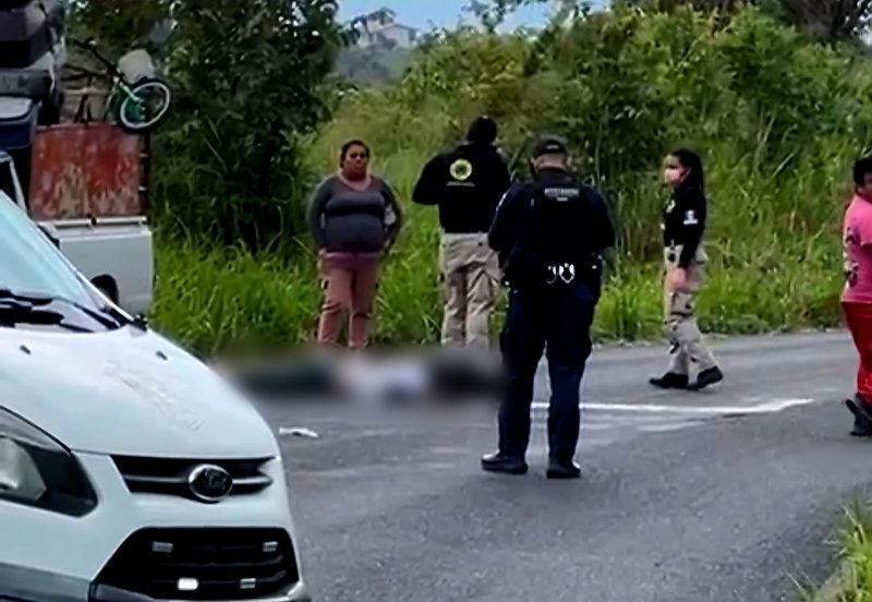 Estudiante mu3re al accid3ntarse en su moto, sobre la carretera Ziracuaretiro-Taretan 