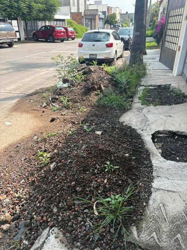 Ooapas Morelia deja escombro regado por meses sin recoger