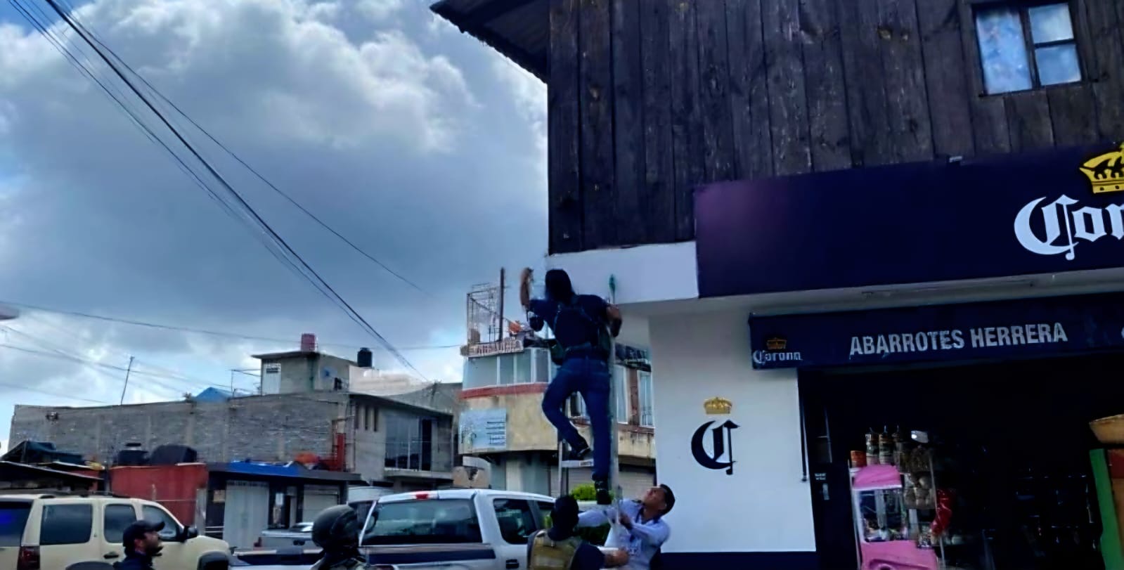 Desactivan sistema de cámaras instalado por el crimen organizado al oriente de Uruapan