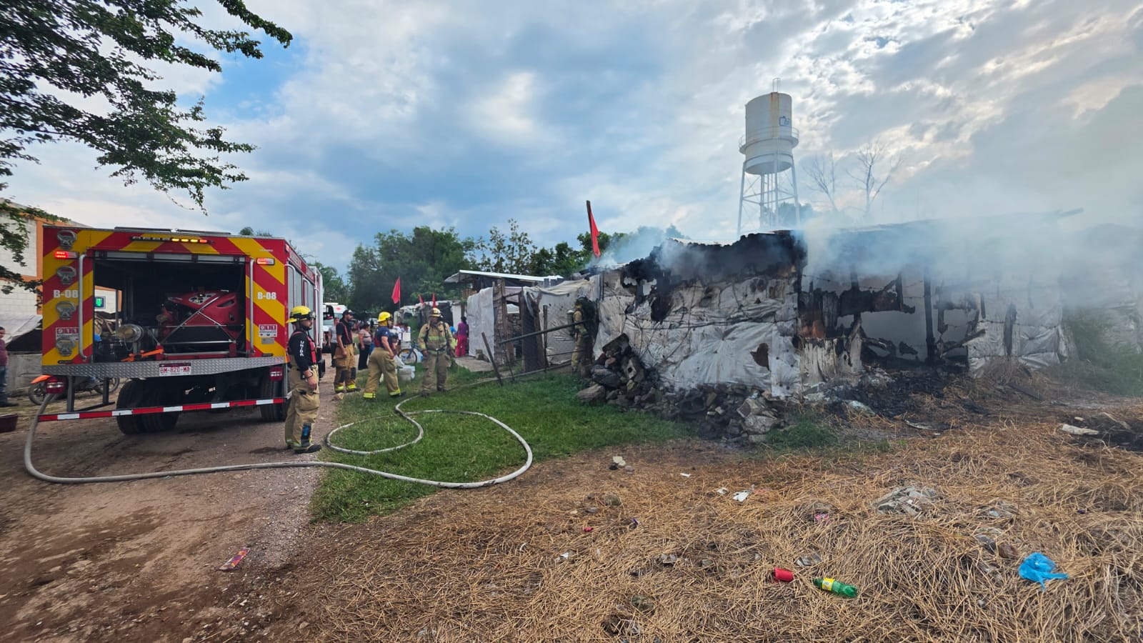 Veladora ocasiona inc3ndio de humilde vivienda en Zamora