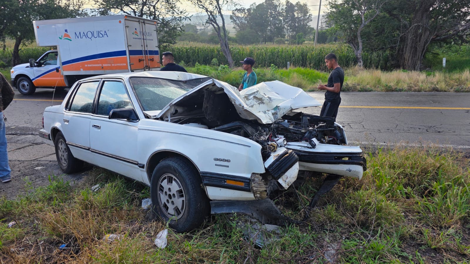 Dos muertos tras choque de moto y auto, en la carretera Zamora – La Barca