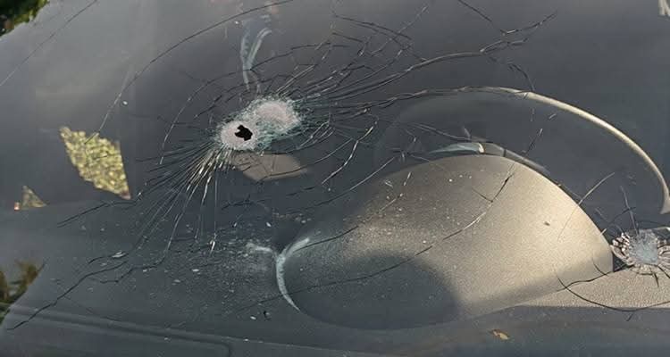 Criminales balean a mujer en Coahuayana, afortunadamente resultó ilesa 