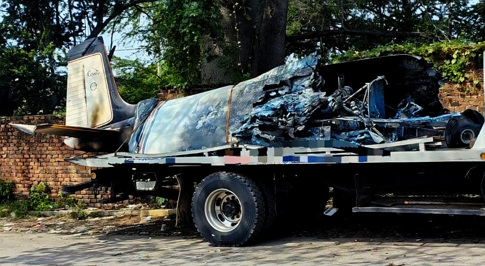 Inc3ndian avioneta en pista aérea de Parácuaro; autoridades investigan