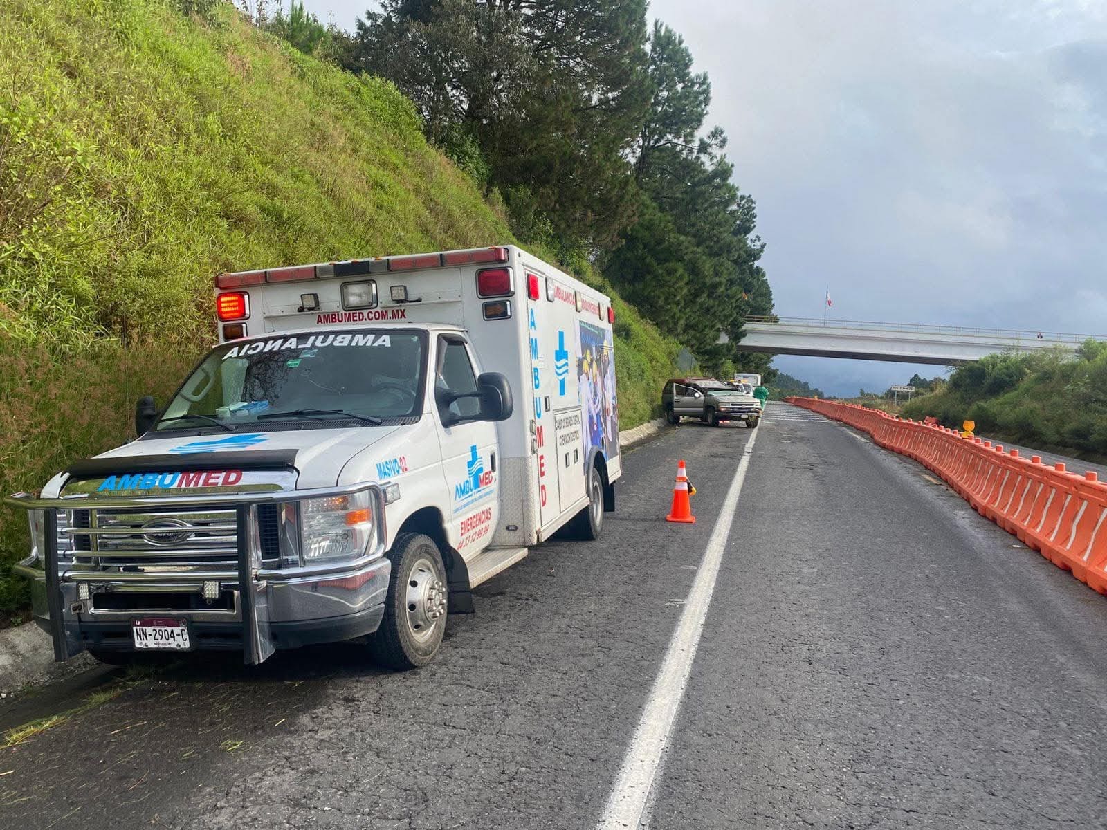 Choque en la Autopista Siglo XXI moviliza a cuerpos de emergencia en Salvador Escalante