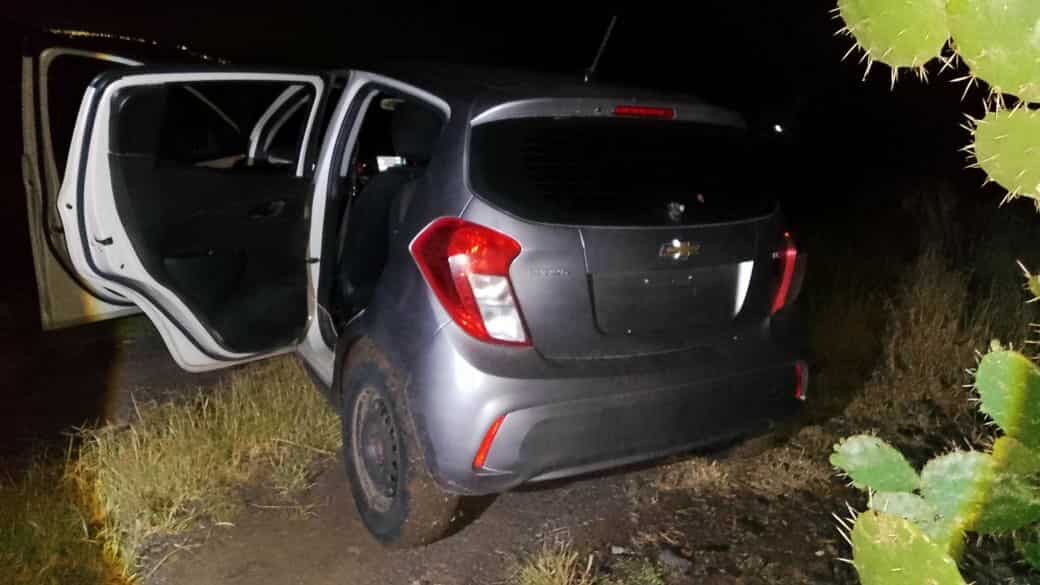 Policías son atacad0s en Zinapécuaro; agres0res huyen y abandonan 2 vehículos