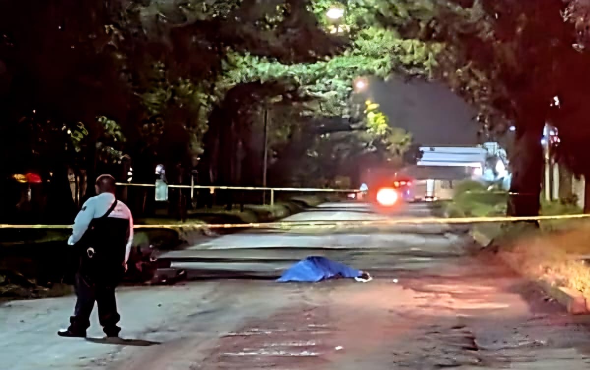 Hombre perece atropellado; otro muere al derrapar en su motocicleta, en Uruapan