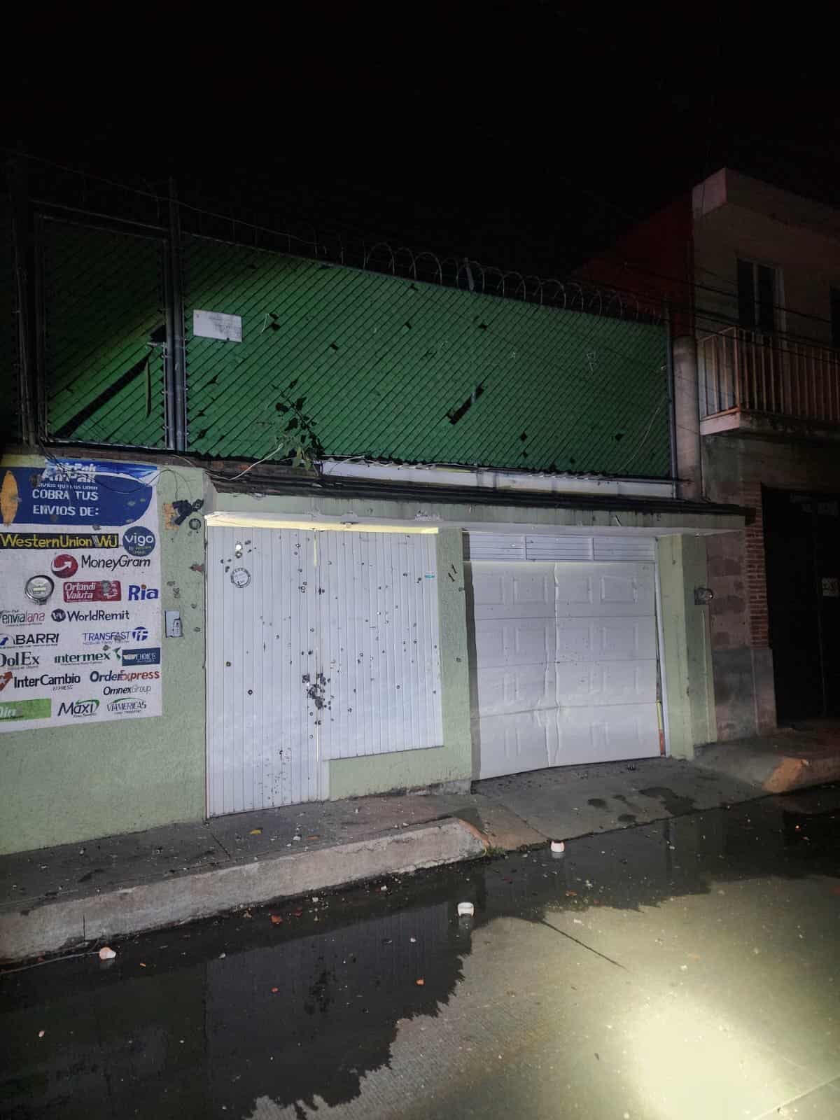 Delincuentes rafaguean domicilio en Huandacareo y abandonan vehículo robado 