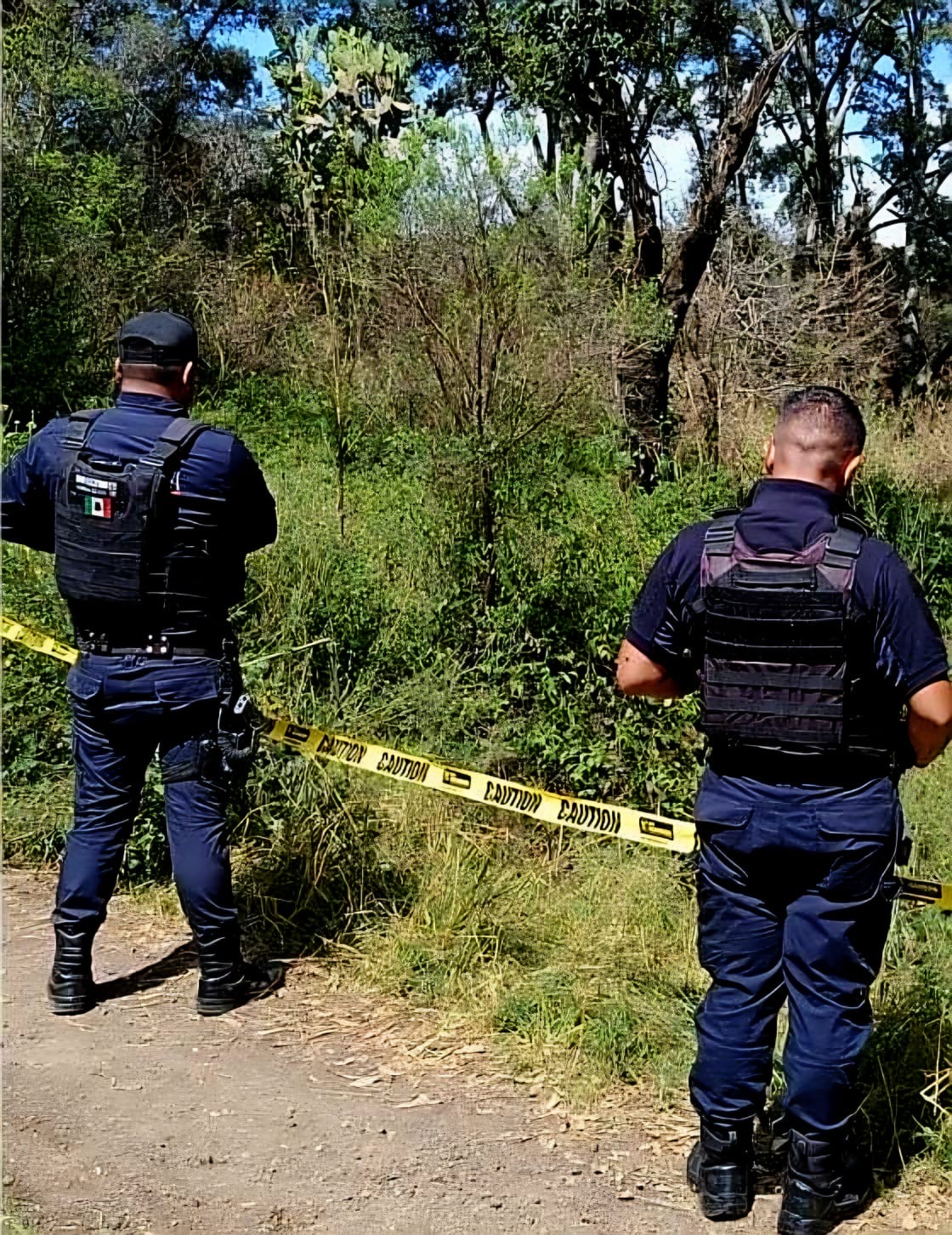 Hallan partes de un esqu3leto humano en una barranca de Coeneo