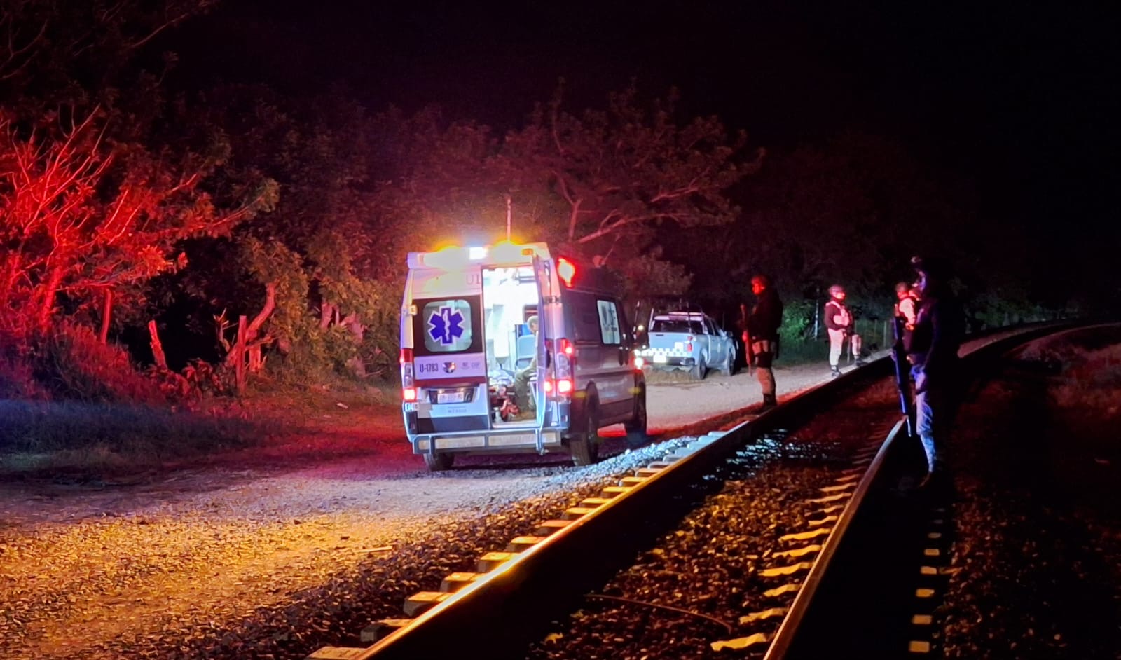 Solitario pistol3ro bal3a y hi3re a un hombre en Caltzotzin