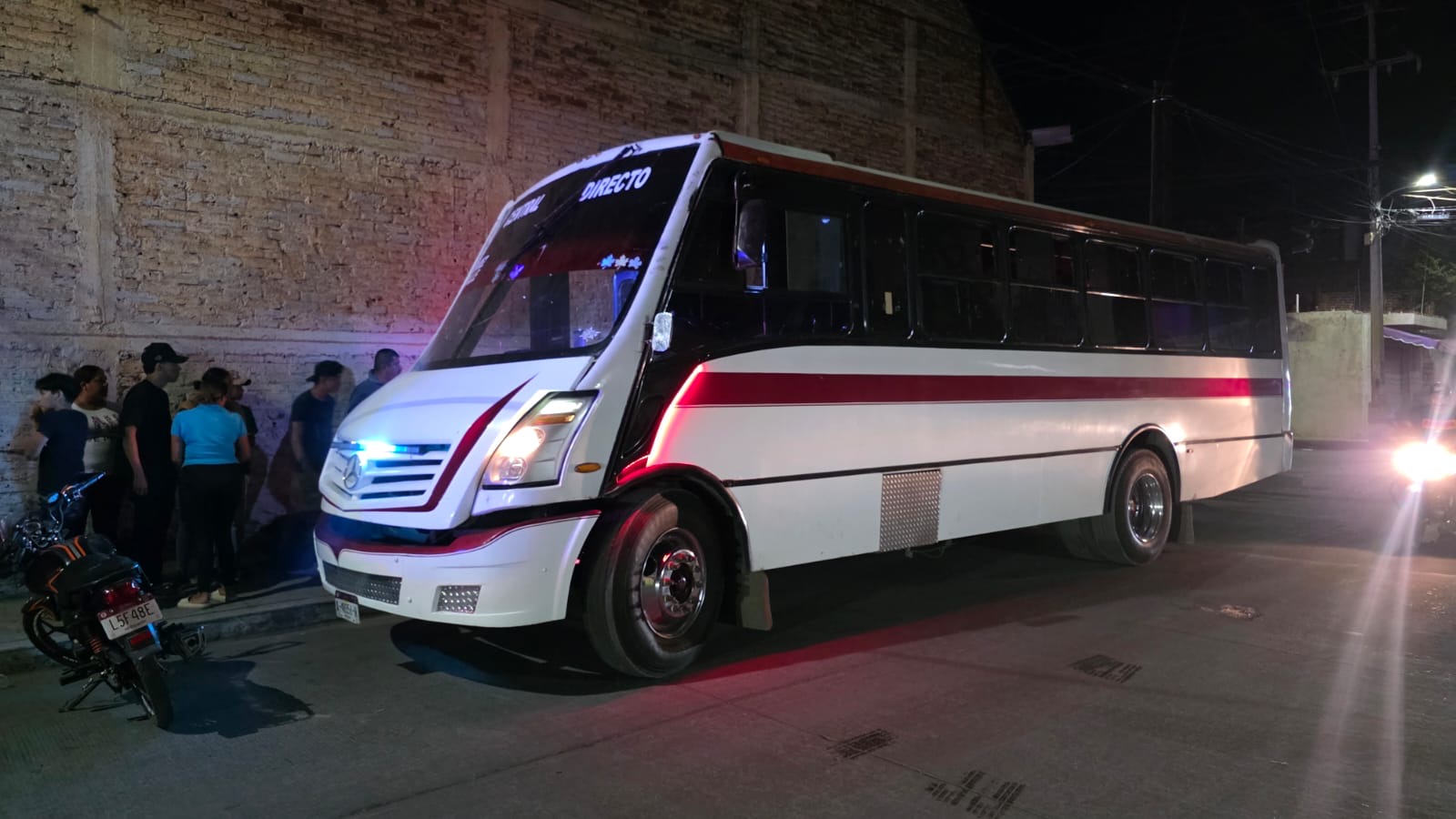 Adulta mayor que fue atropellada por camión de pasajeros, muere en un hospital de Zamora 