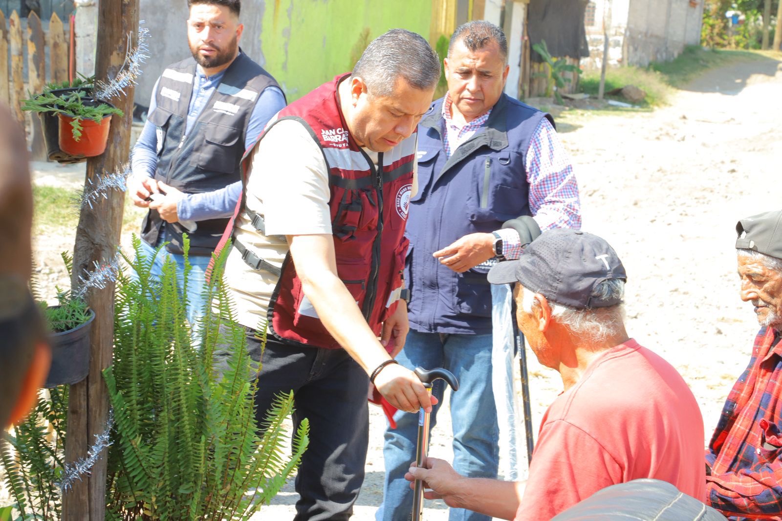 Barragán continúa llevando Mano a Mano Camina Seguro a quienes más lo necesitan