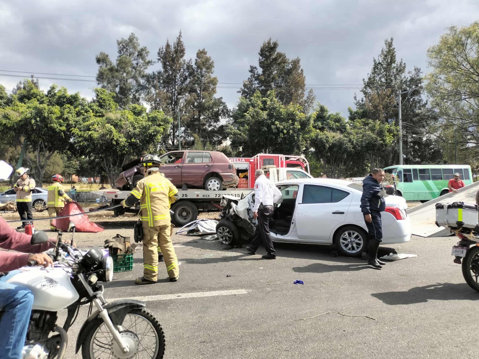 Accid3nte protagonizado por 2 autos deja 1 h3rido en la Av. Morelos Norte de Morelia