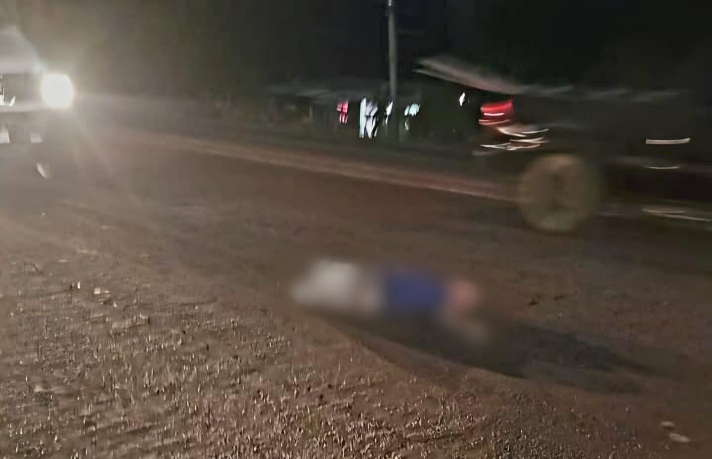 Hombre muere atropellado por vehículo desconocido, en la carretera Uruapan - Paracho 