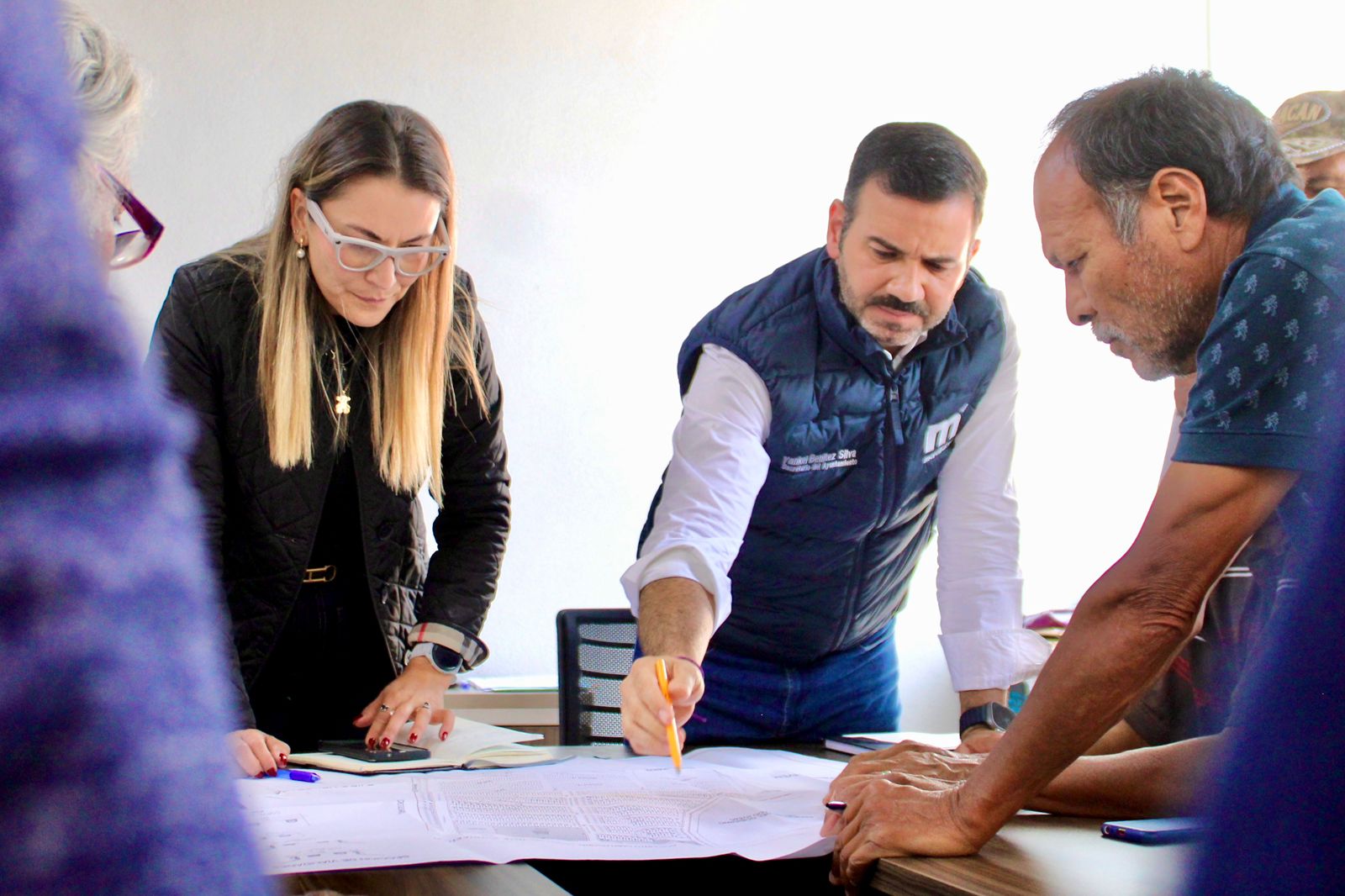 Atiende Yankel Benítez a vecinos de colonias 10 de Junio y Rubén Jaramillo