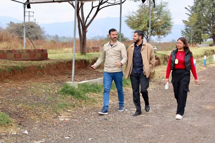 Yankel Benítez anuncia rehabilitación de canchas en tenencia Tacícuaro