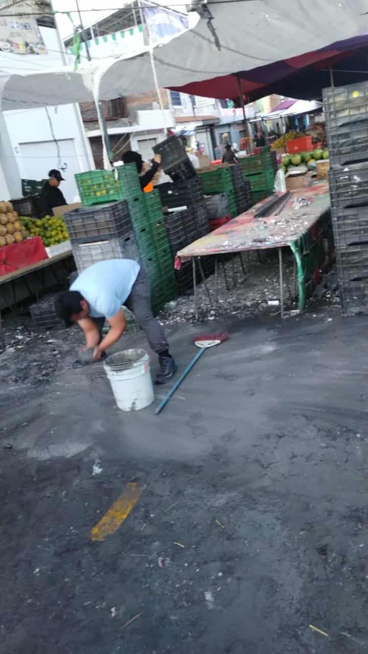Estalla pirotecnia en el tianguis de la Av. Pedregal en Morelia 